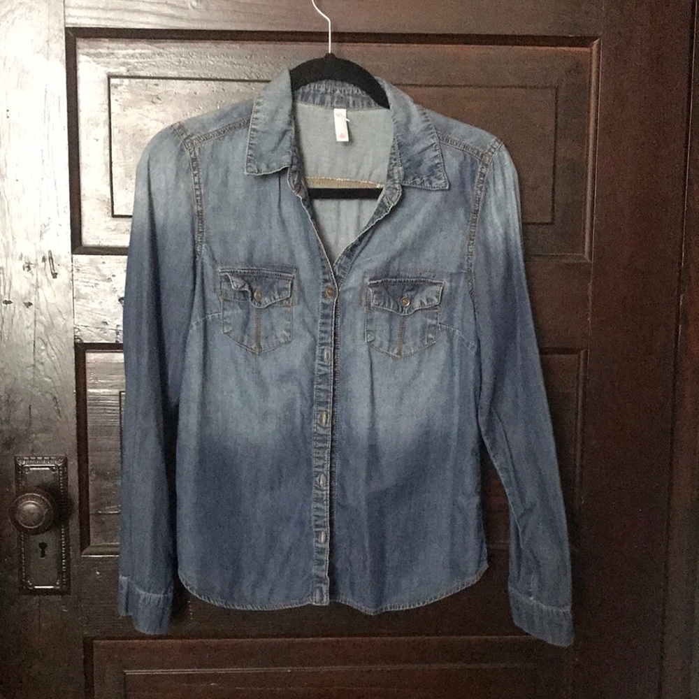 Xhiliration Chambray shirt